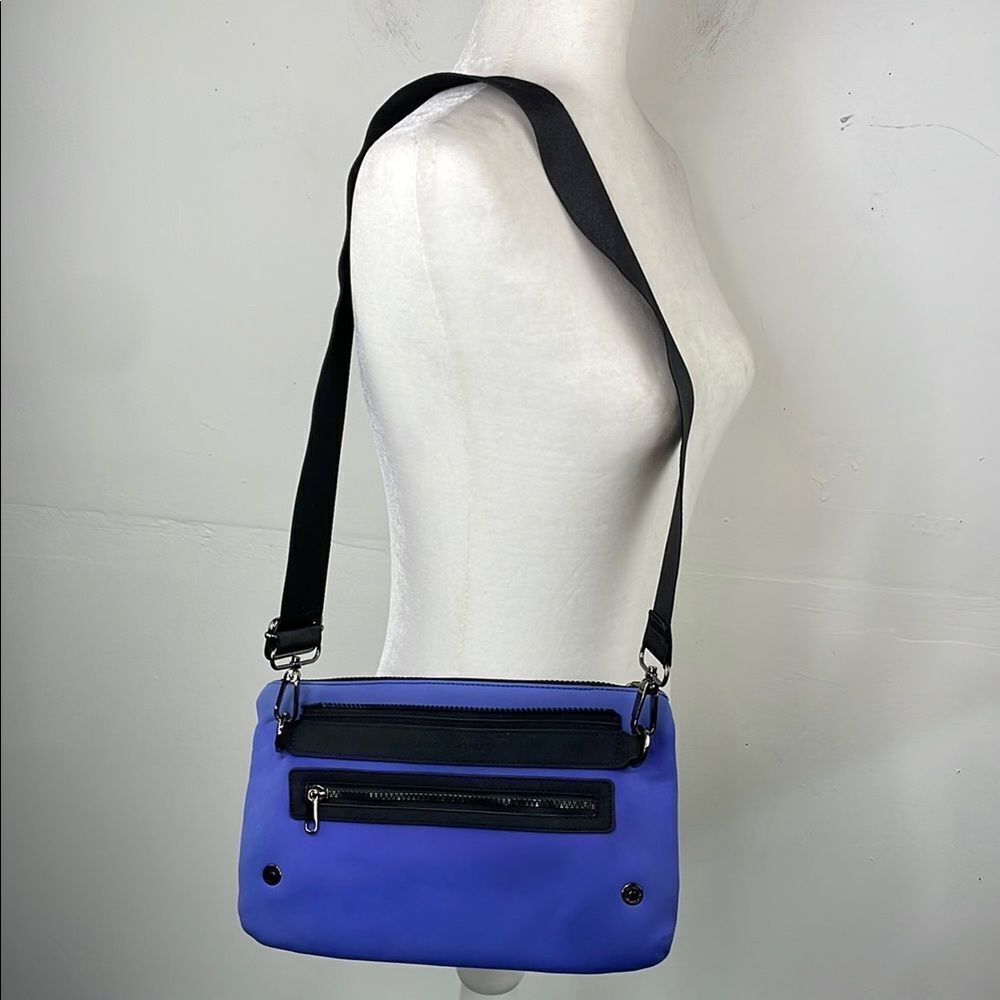CARAA X ATHLETA CONVERTIBLE POUCH Blue Shoulder Bag